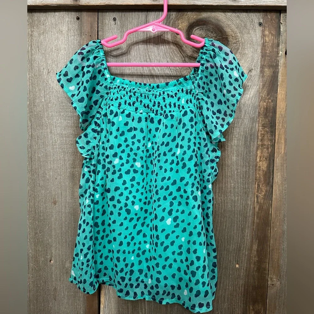 Old Navy Flutter Sleeve Blouse with Heart Graphic in Green Size Small 6 7 Girls